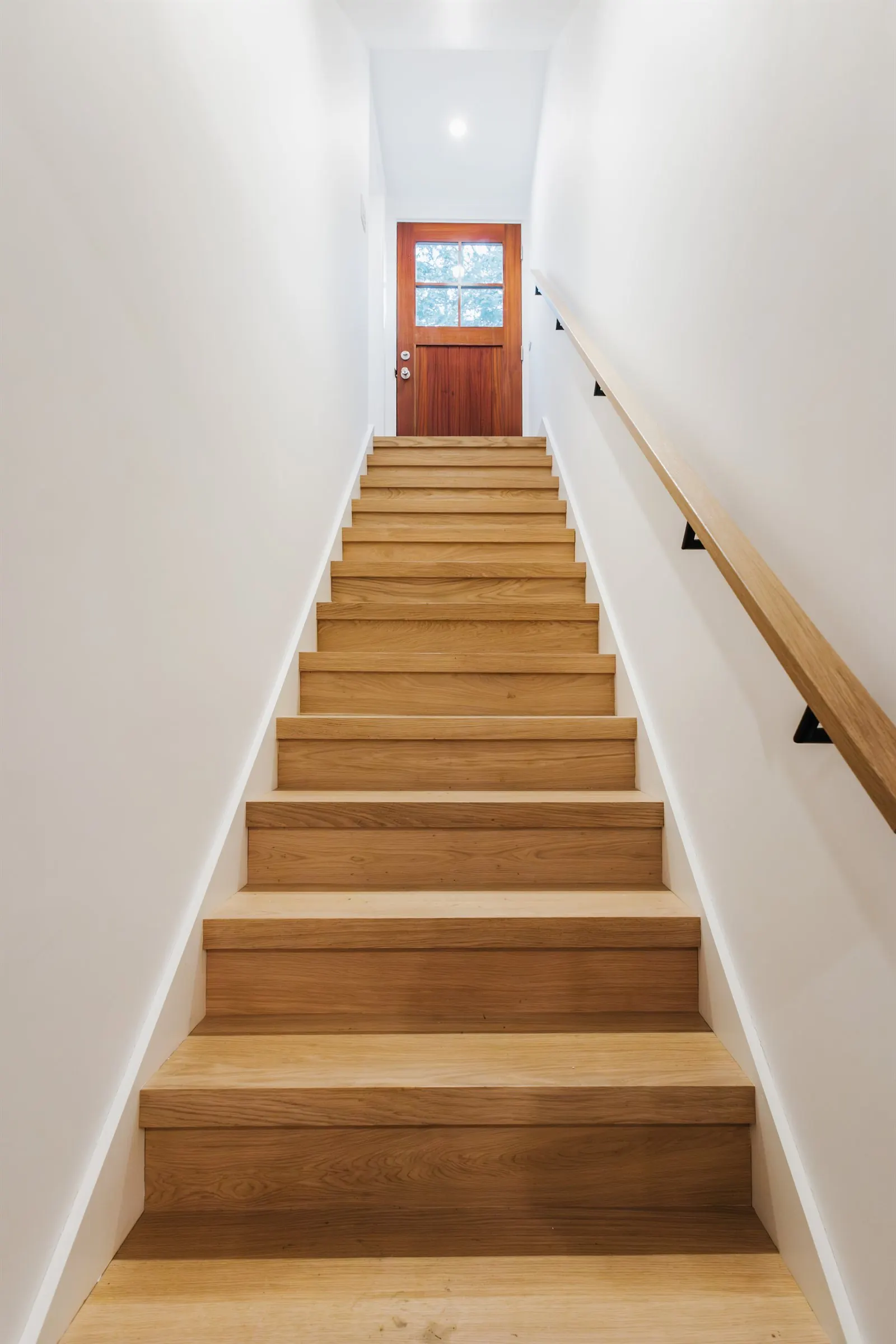 Custom Oak Staircase - New Construction